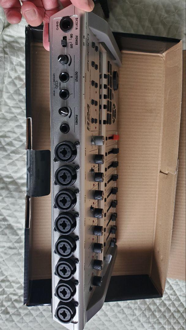 ZOOM R24 マルチトラックレコーダー