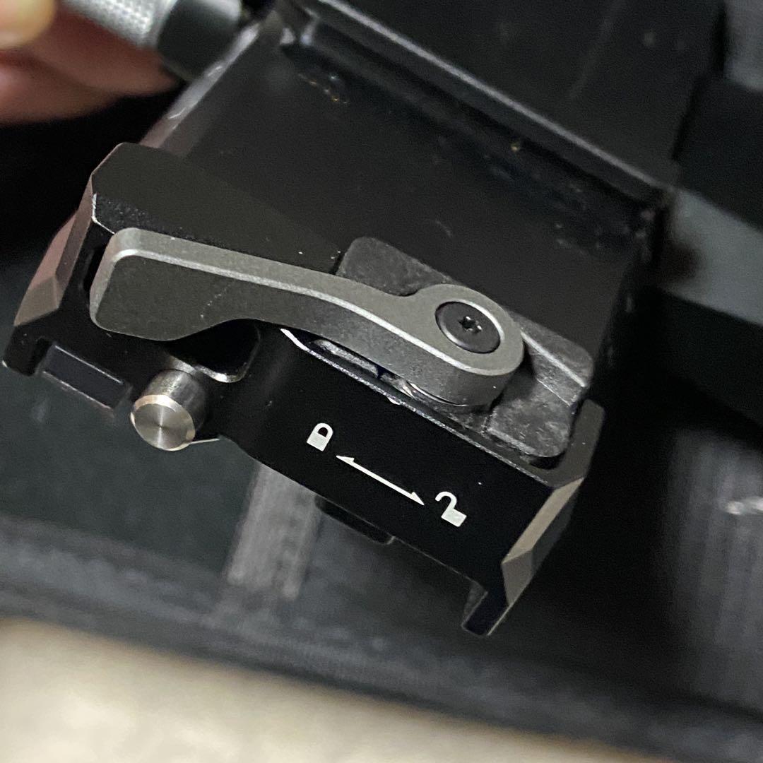 卍 DJI