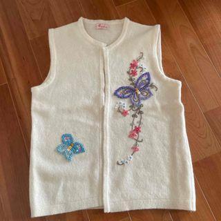 ホワイト 蝶刺繍 ノースリーブベスト Mサイズ相当