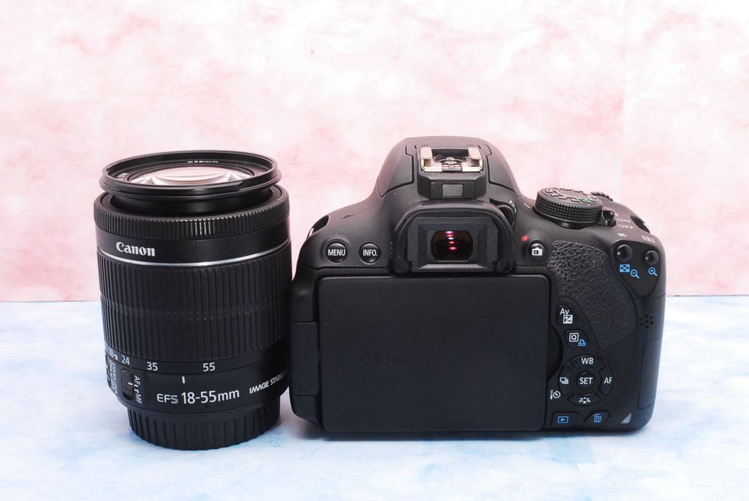 キャノン Kiss X7i▪️一眼レフカメラ▪️バッグ付♪▪️高性能STMレンズ EOS Kiss X7i （EF-S18-55mm F3.5-5.6 IS STM） レンズキット [ズーム