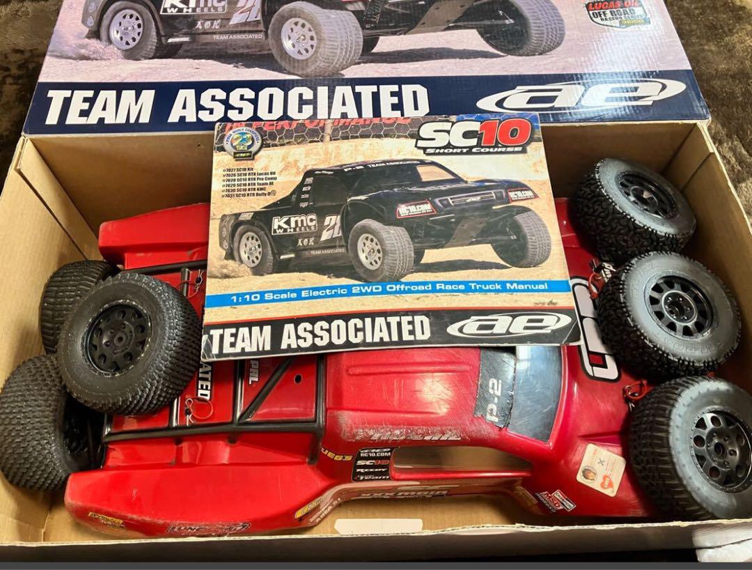 アソシエイテッドSC10 associated