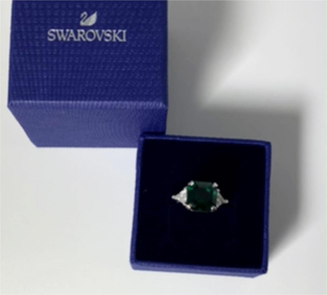 スワロフスキー エメラルドリング