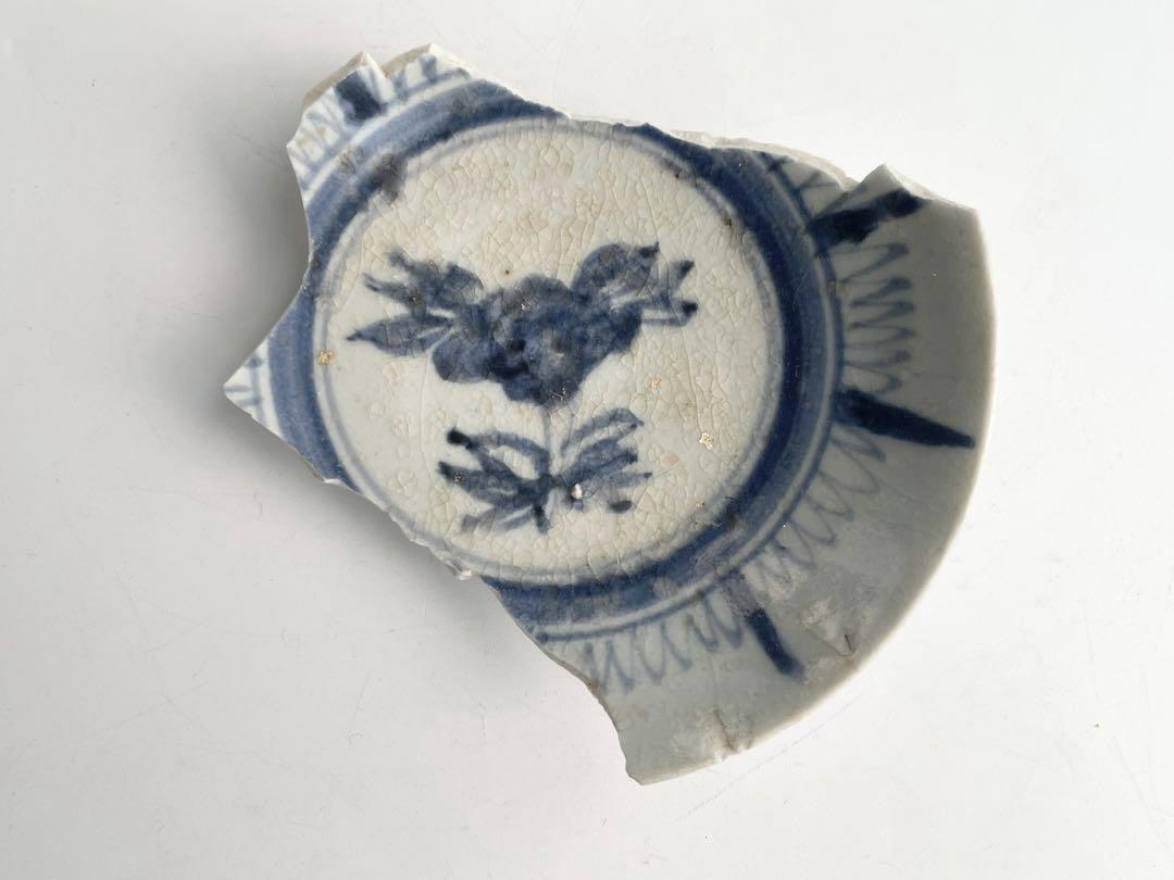 骨董　アンティーク　初期伊万里　陶片　染付　花文様小皿　残欠　出土品　発掘品