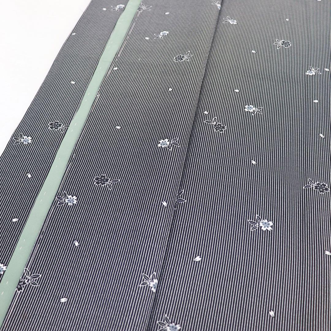 Q0503☆ 着物淡雪 ☆ 洗える着物 ☆ 袷 小紋 粋な縞模様に小桜