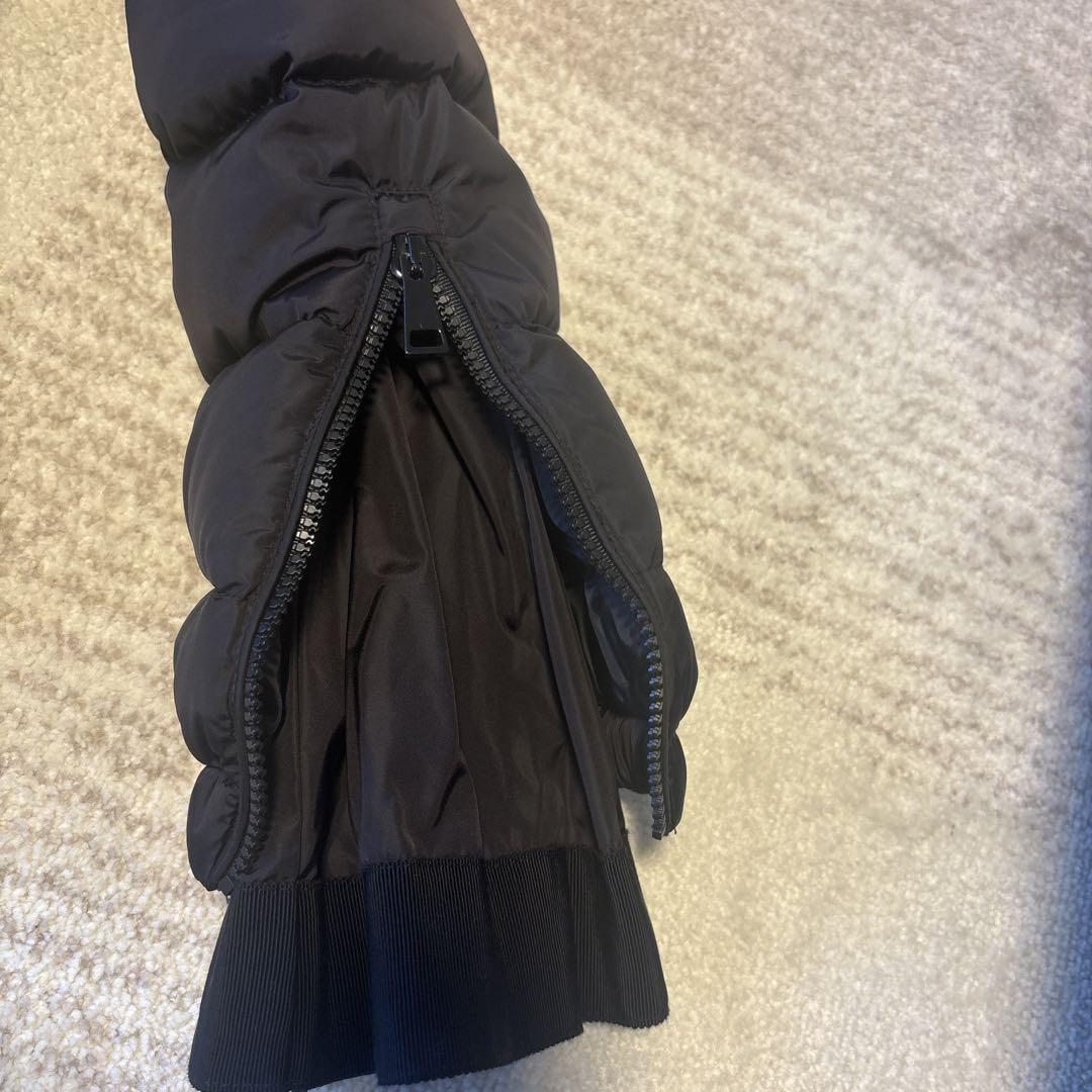 美品　MONCLER ブラックダウンジャケット フード付き　タグ＆QRコード付き