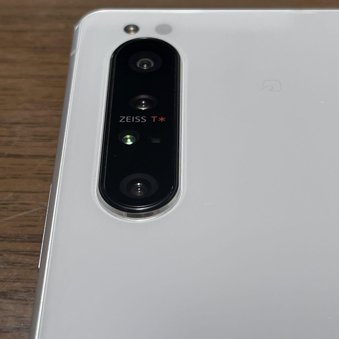【美品】SONY Xperia 1Ⅱ SOG01 128GB ホワイト