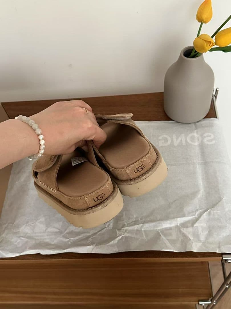 美品!美品!美品!美品! UGG スエード ベージュ スポーツサンダル 美品!@ 美品!美品!美品!美品! UGG スエード ベージュ スポーツサンダル 美品!@