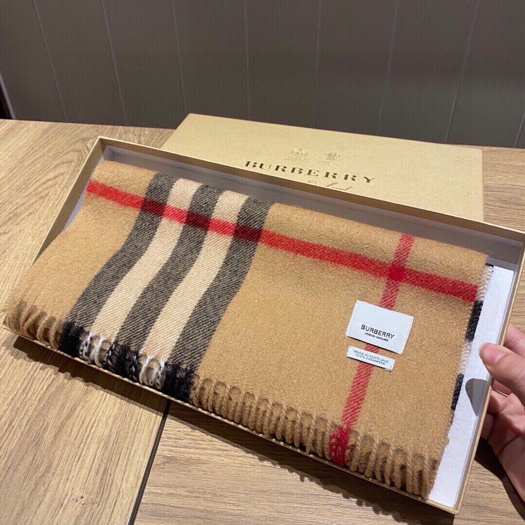 新品Búrbérryの最新クラシックチェック柄HANKAカシミヤスカーフ
