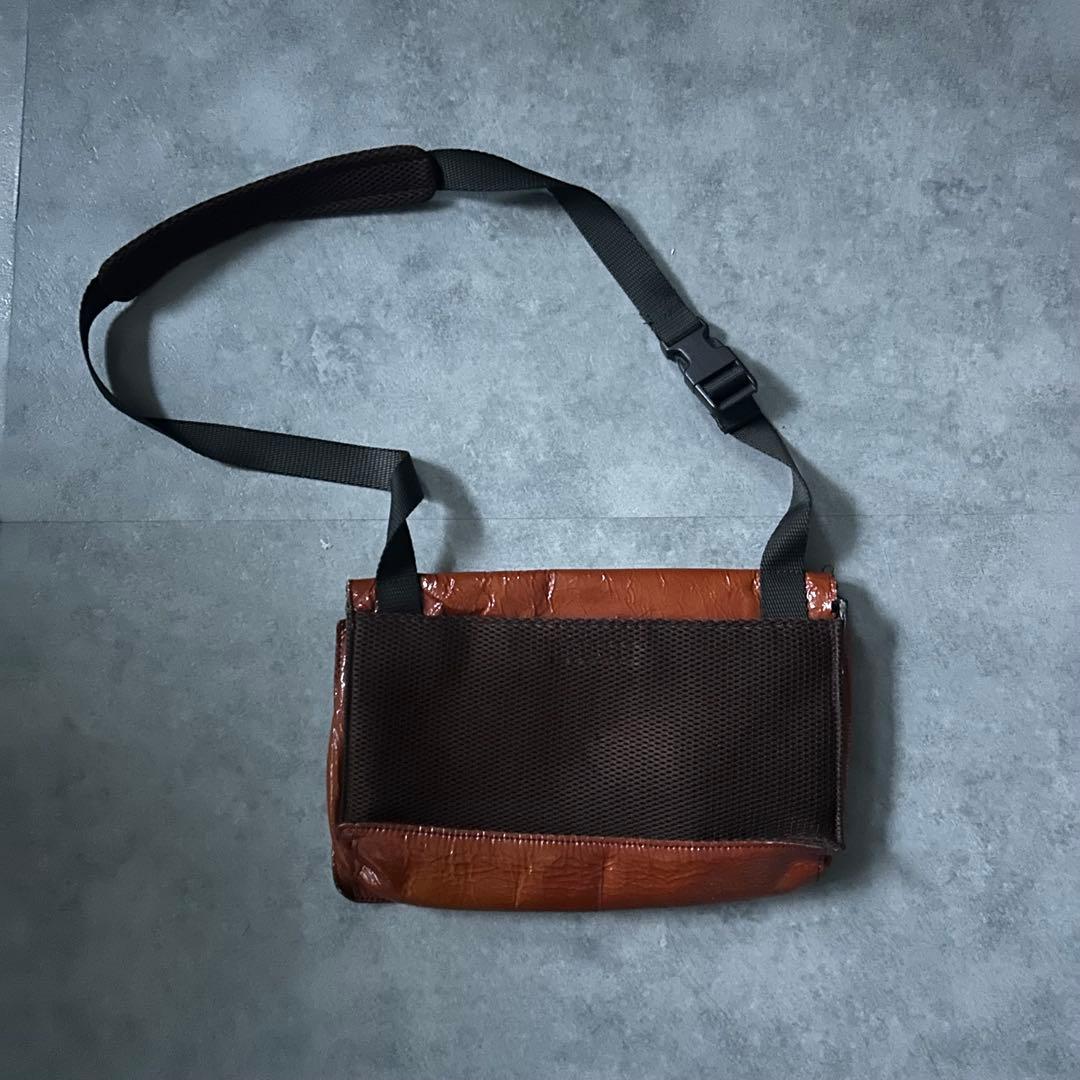 miumiu archive enamel shoulder bag