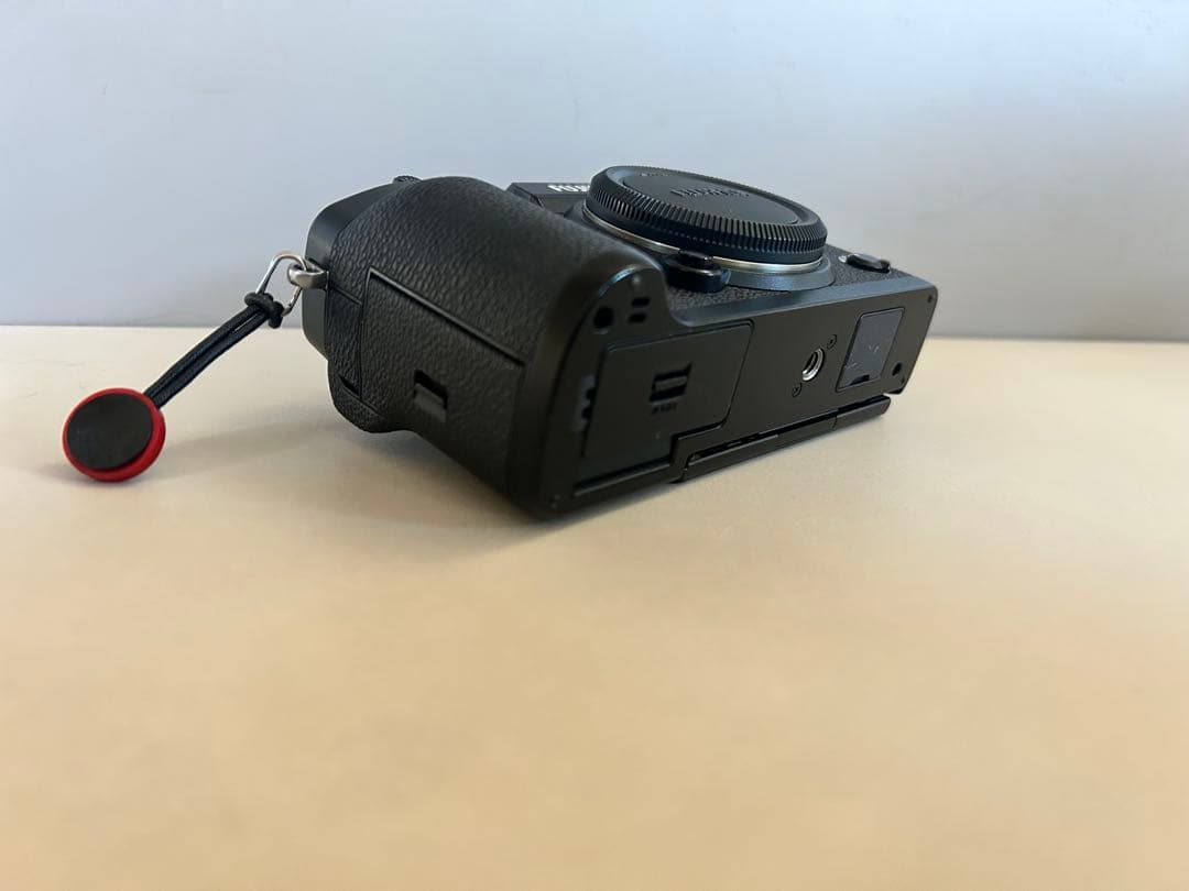 【美品 おまけ付き】FUJIFILM X-T3 ミラーレス一眼カメラ 【美品 おまけ付き】FUJIFILM X-T3 ミラーレス一眼カメラ