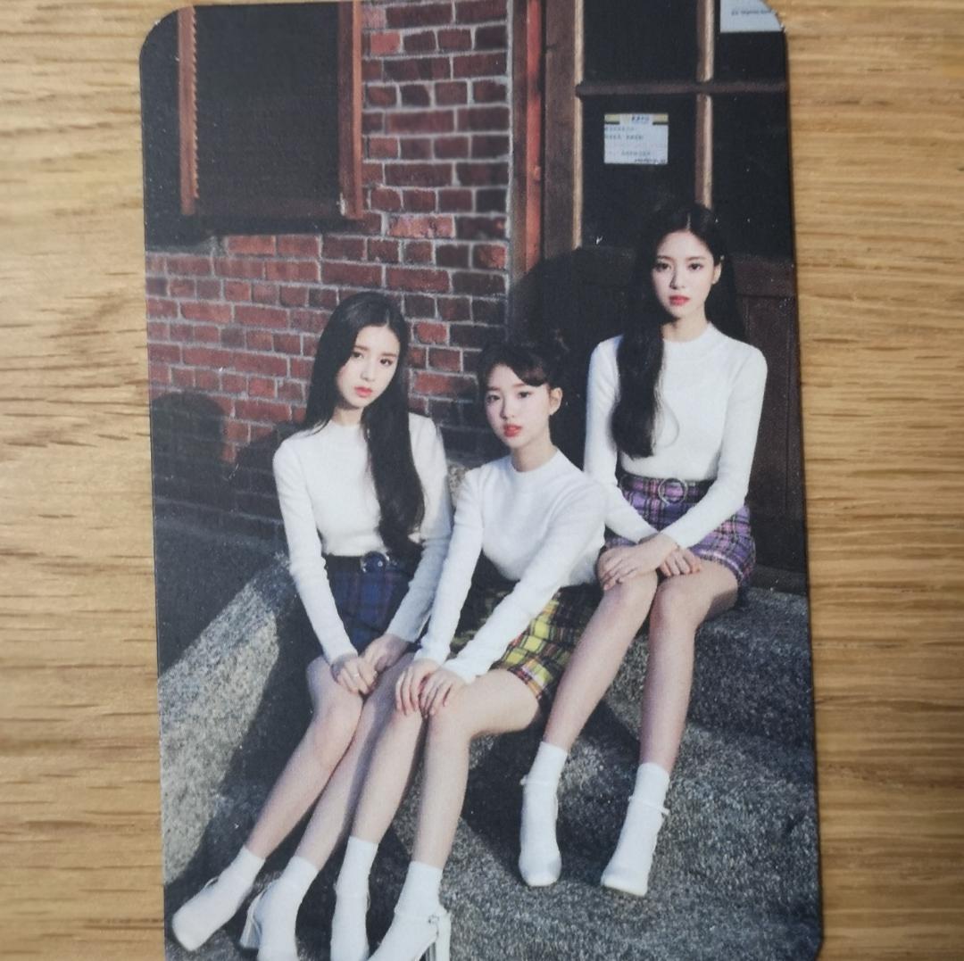 魅力的な LOONA 今月の少女 (ハスルなし) トレカ ソロアルバム K-POP・アジア