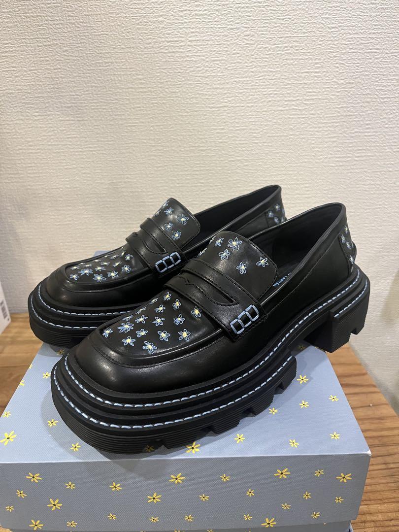 Charles & Keith Coco Capitanコラボローファー