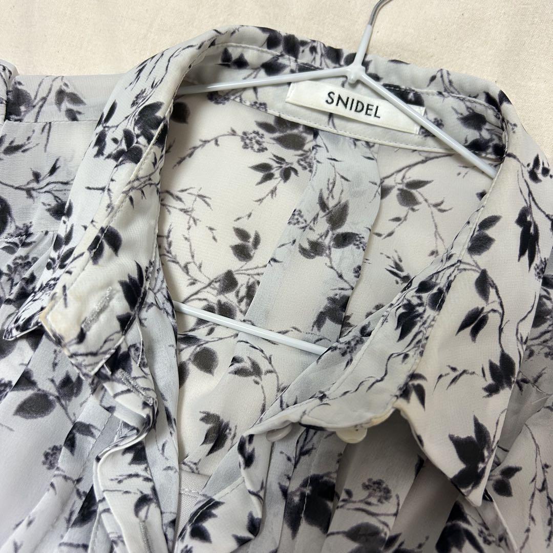 snidel ワンピース　Sustainableフリルプリーツワンピース