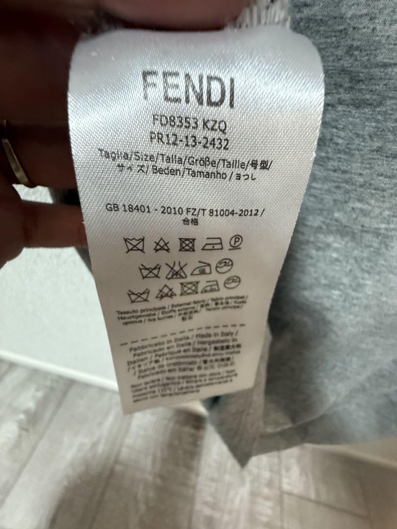 FENDI グレー Tシャツ