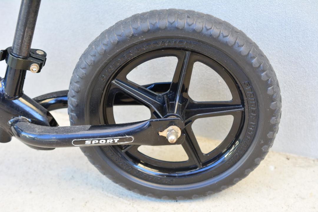 【良品】ストライダー スポーツ ブラック 12インチ