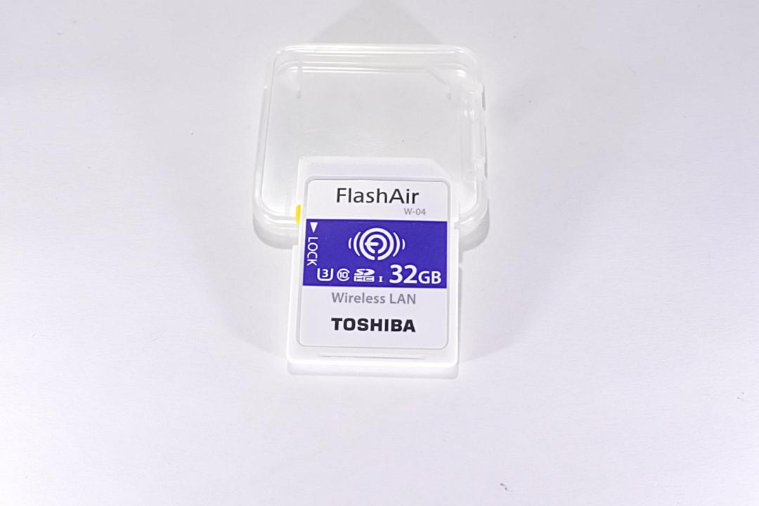 美品TOSHIBA FlashAir 32GB WirelessLAN w-04