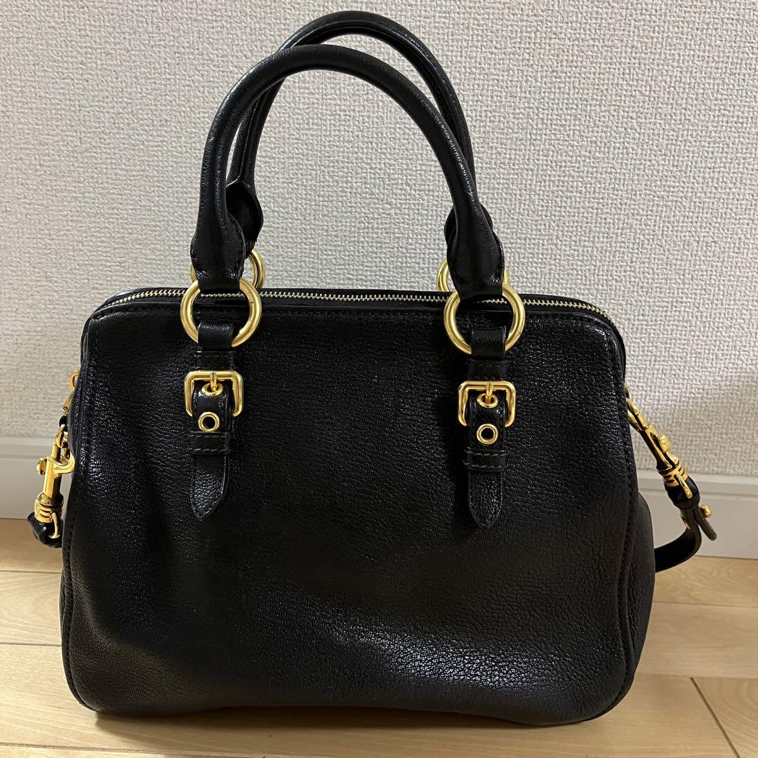 ✨美品✨ MIUMIU  ショルダーバッグ ブラック　レザー
