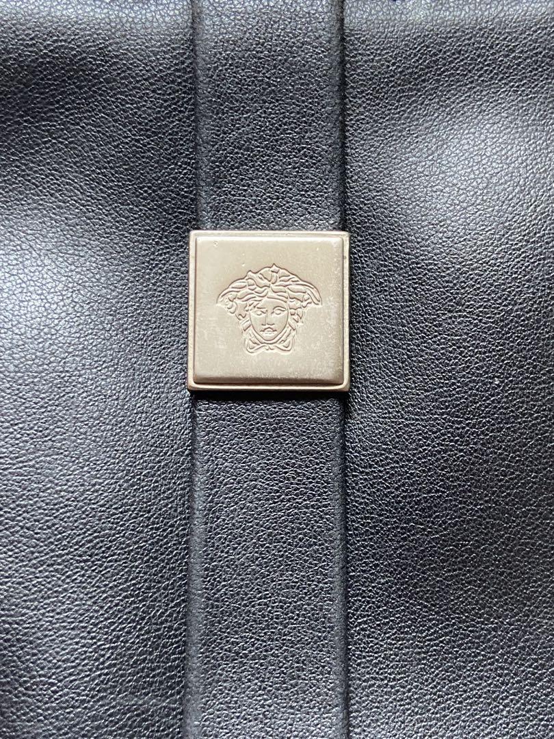 GIANNI VERSACE ブラックレザー クラッチバッグ　ベルサーチ