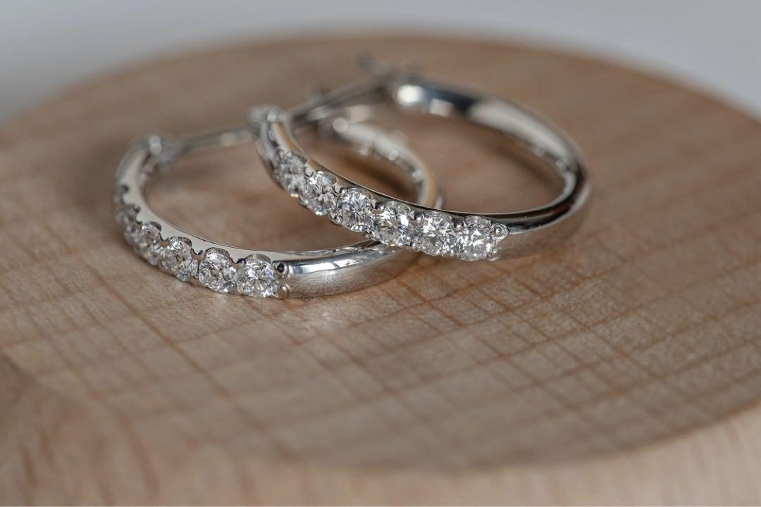 プラチナ950ダイヤフープピアス