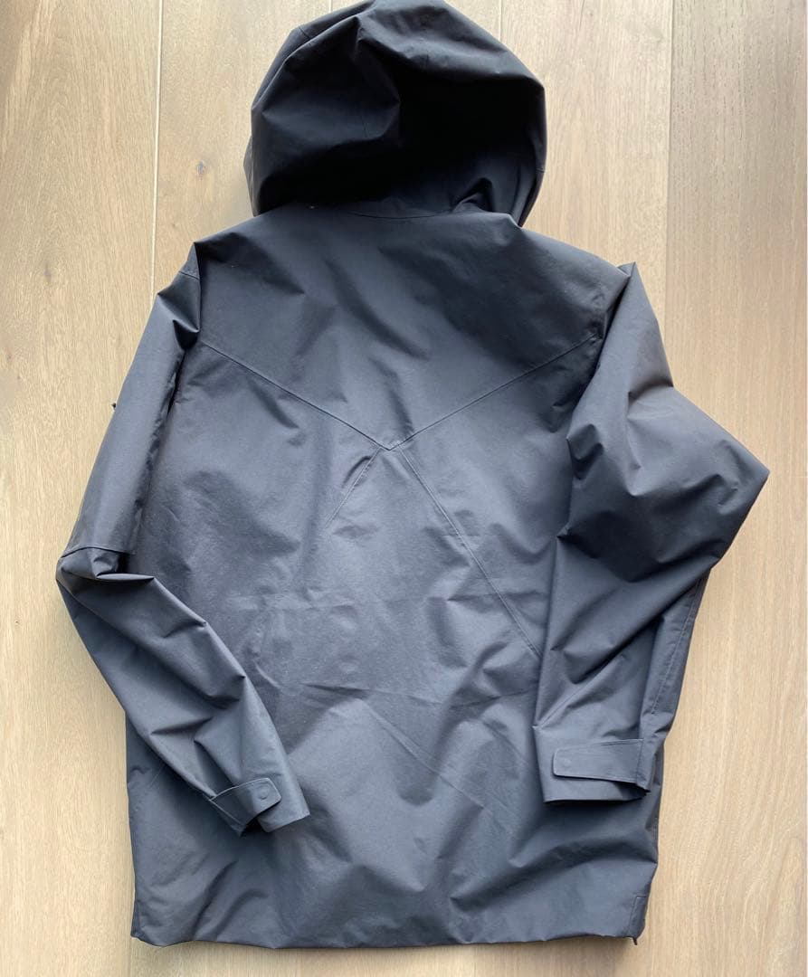 人気新品 【新品未使用】Goldwin マウンテンパーカー サイズM ナイロン
