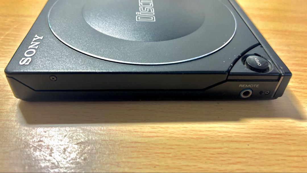 新しく着き SONY Discman ジャンク D-100 ポータブルCDプレーヤ ポータブルプレーヤー