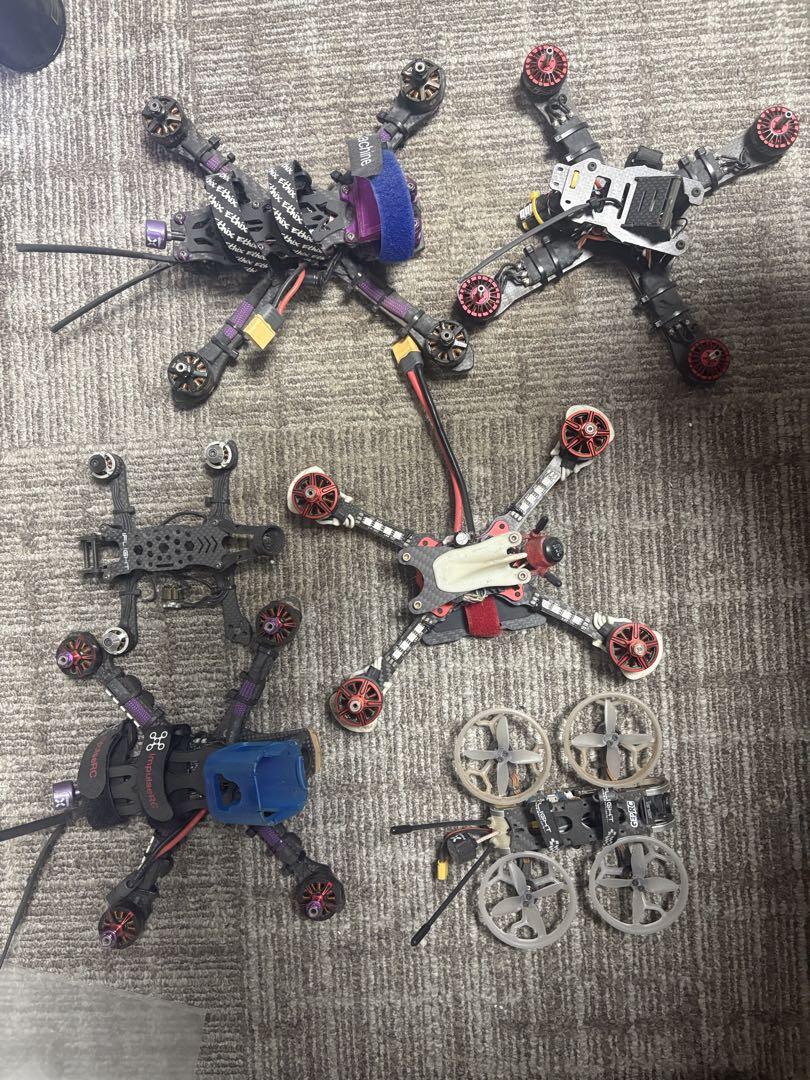 ラジコンドローンセット 5機とパーツ多数
