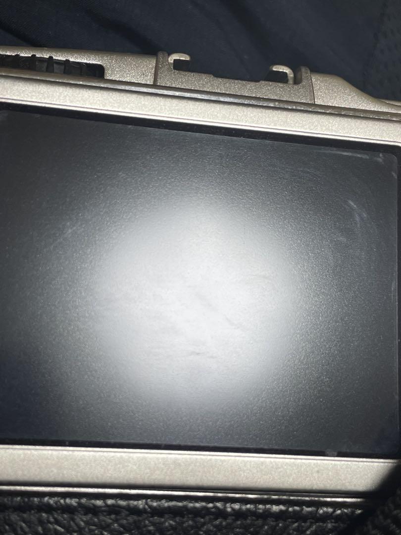 Y*i様 OLYMPUS デジタルカメラ オリンパス E-P1 レンズセットバッ