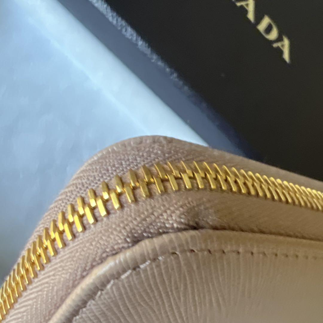 ピンクベージュ 長財布