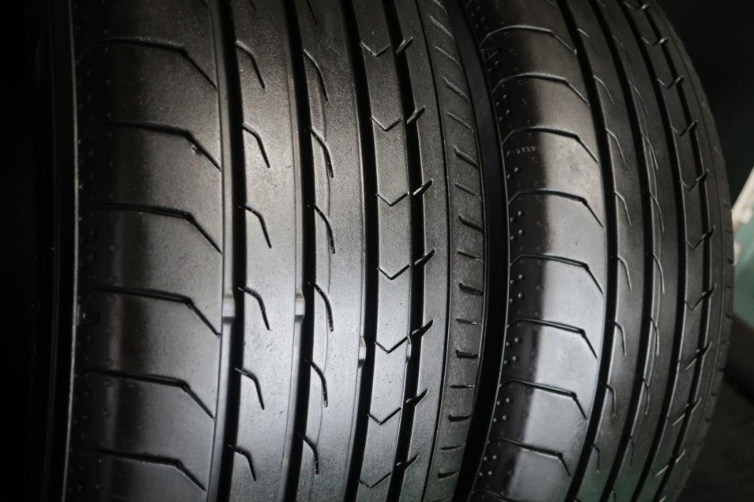 N.N様送料込み 215/65R16 ヨコハマ ブルーアース RV03 国産2本