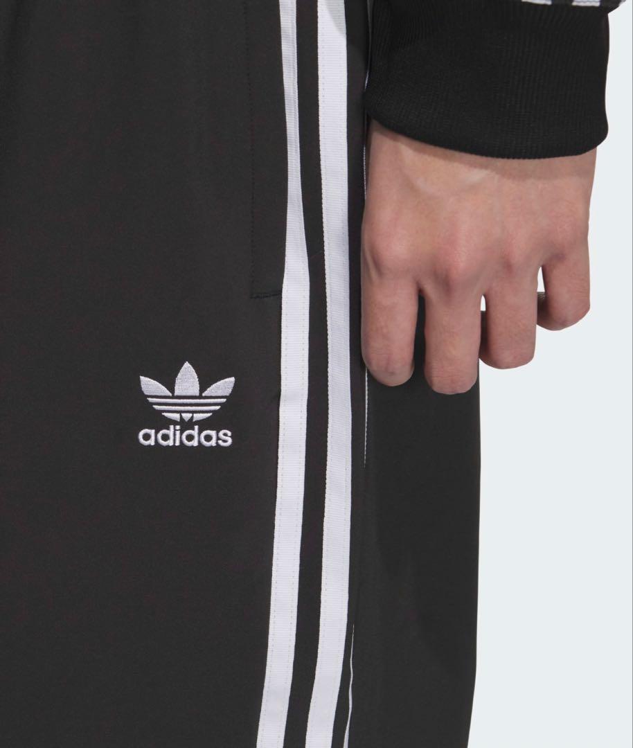 adidas ブラック ワイドパンツ 3本ライン