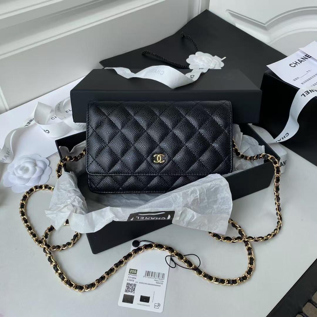 CHANEL ブラック キルティング ショルダーバッグ CHANEL ブラック キルティング ショルダーバッグ - メルカリ