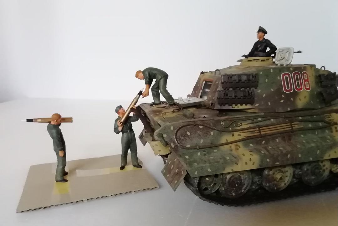 高品質安い ドイツ重戦車キングタイガーの完成品です AKL0e-m48254758340 特価大特価