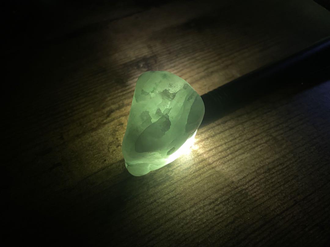 糸魚川 翡翠 宝石質 ろうかん質 75g
