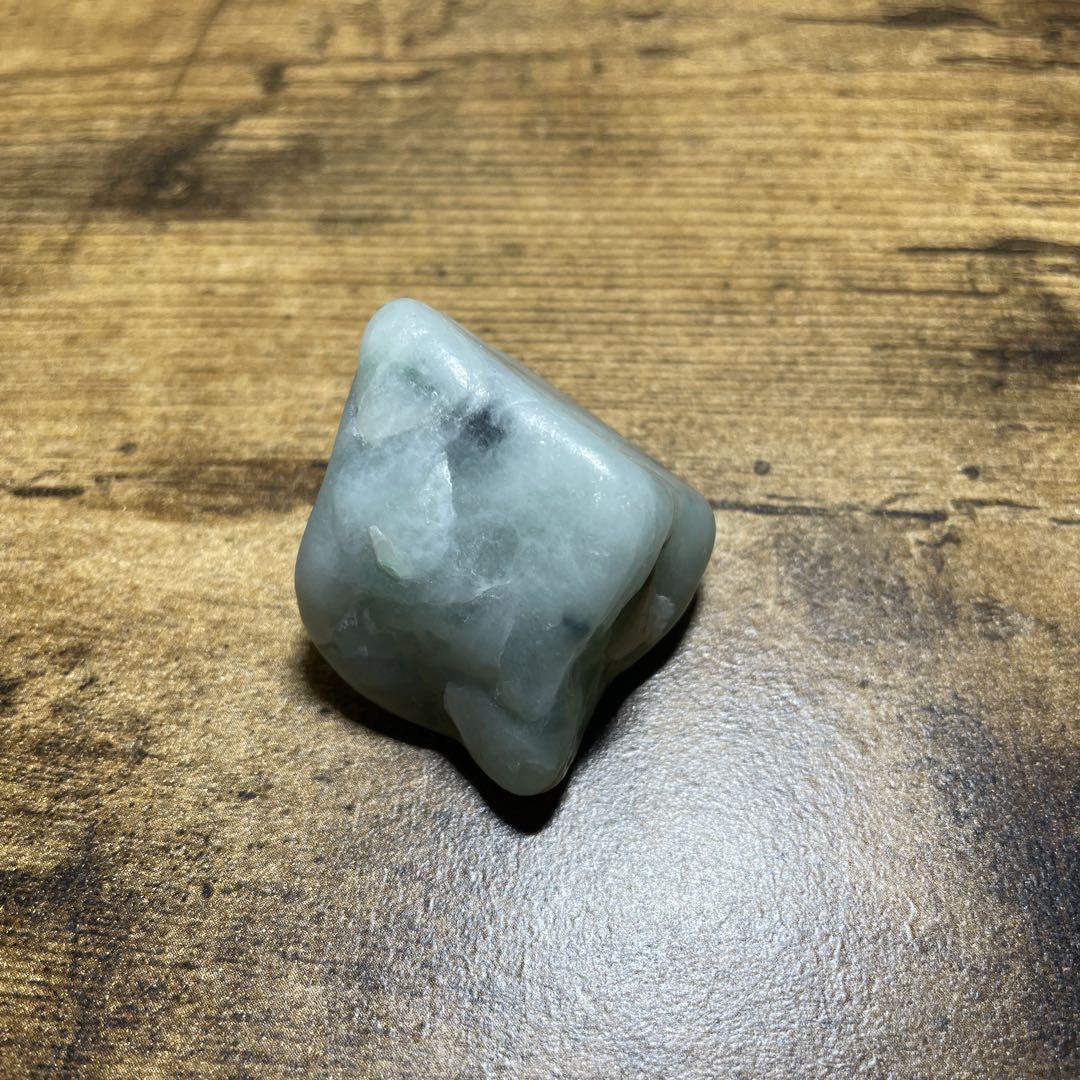 糸魚川 翡翠 宝石質 ろうかん質 75g
