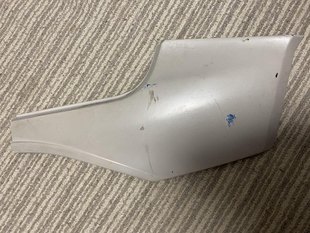 MBX50 純正サイドカバー　右側