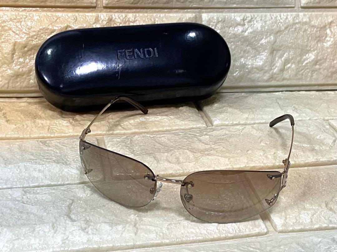 ファッションなデザイン フェンディ FENDI サングラス イタリア製 62 SL8000S ズッカ装飾 小物