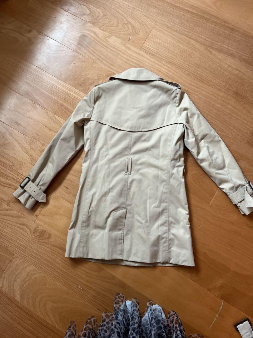 アッキー Burberry トレンチコート