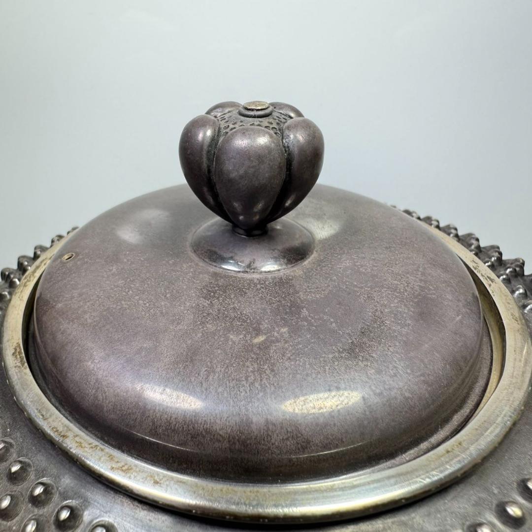 【本物保証】 湯沸 霰打出 純銀製 蕾摘 箱付 古美術品 重さ約666g 煎茶 銀瓶 工芸品