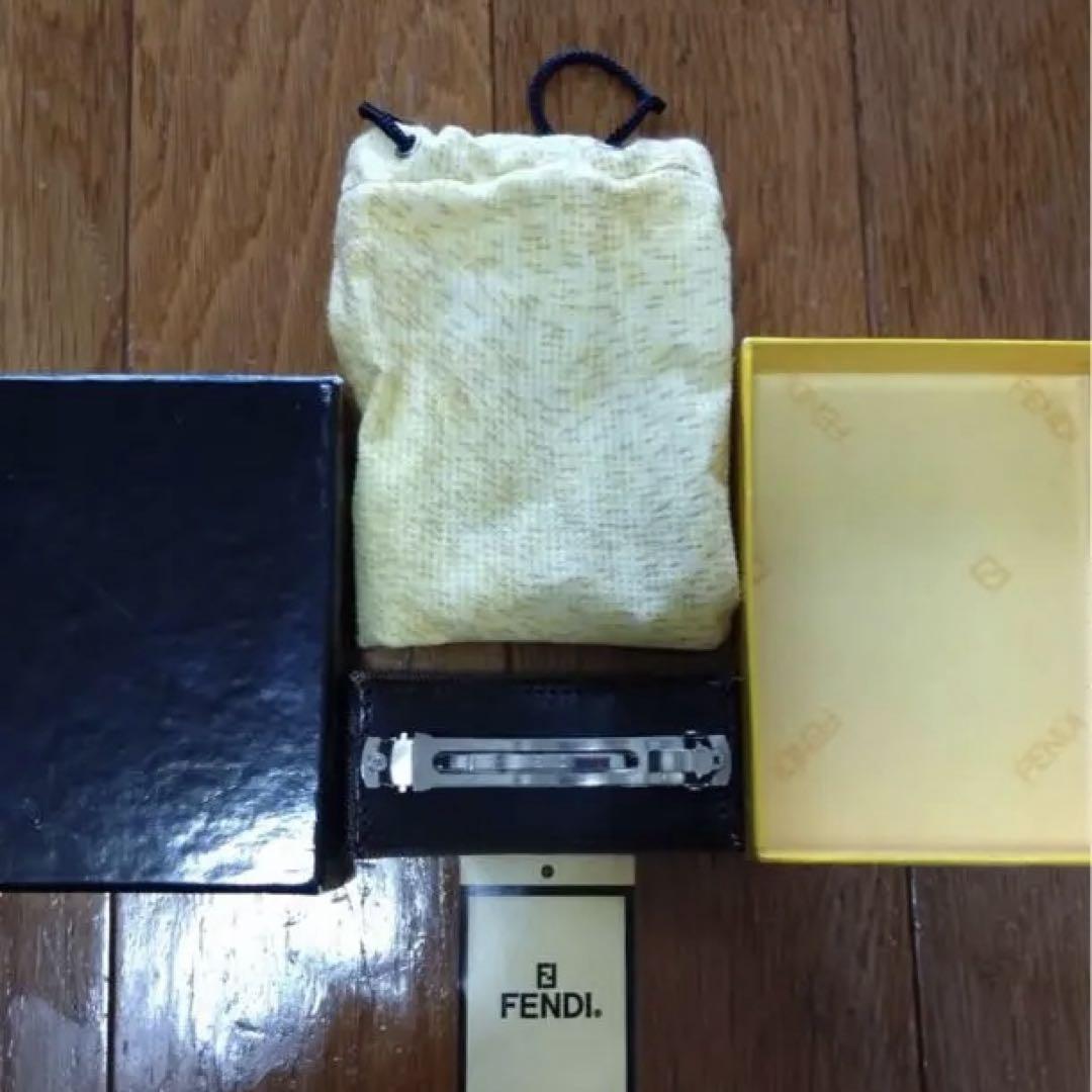 新品未使用FENDI FFロゴ ヘアアクセサリー