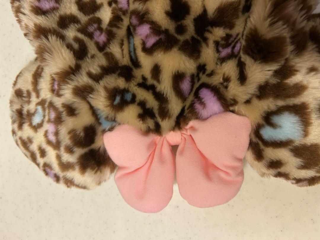 ヒョウ柄ファーキャップ ピンクリボン付き