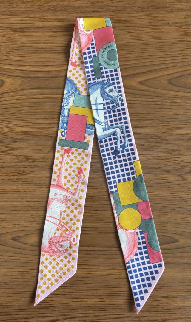 HERMES - エルメス スカーフ ツイリー カヴァリエ・アン
