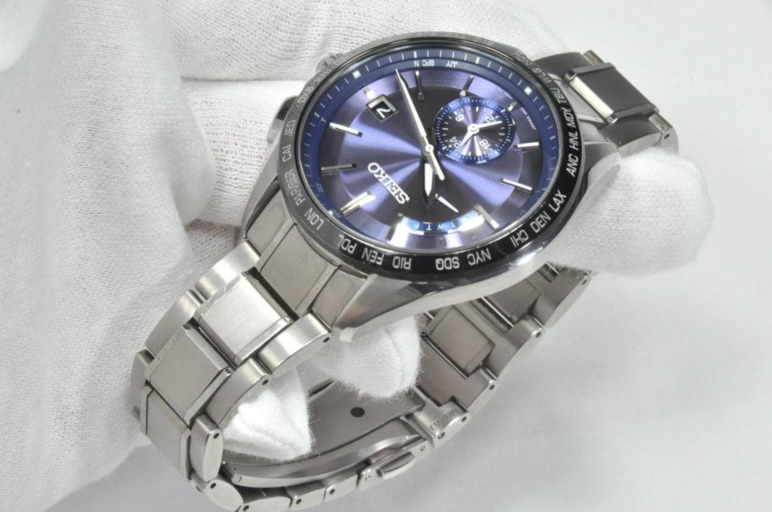 セイコー　ブライツ　ソーラー電波　ワールドタイム　チタン　メンズ　美品