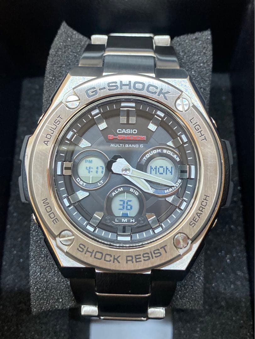 【使用数回極美品】G-SHOCK GST-W310D 電波ソーラー　フルメタル