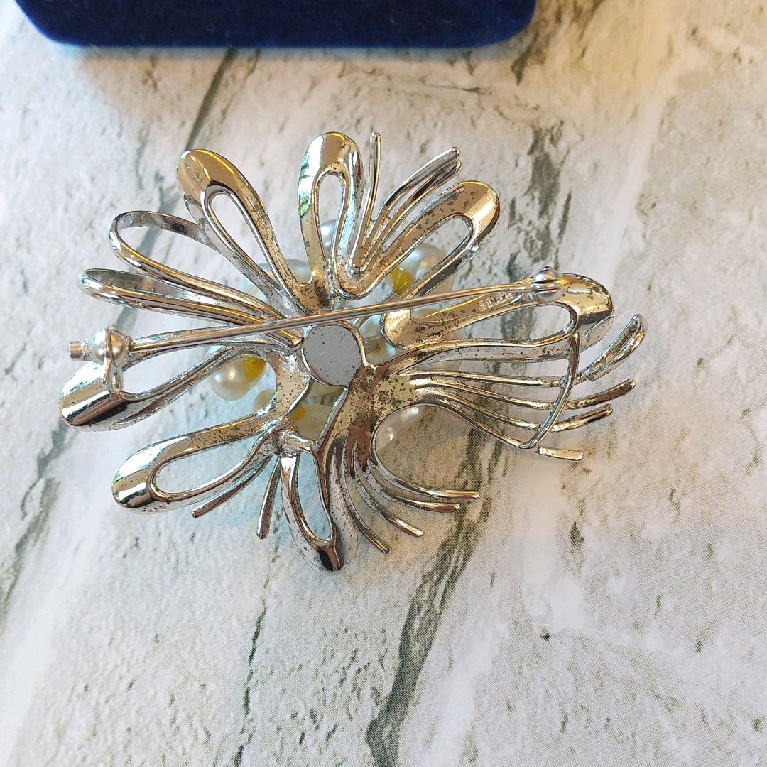 L698 ヴィンテージ Silver Vintage brooch シルバー パール風 ブローチ 本真珠 秀逸 ブローチ L698 ヴィンテージ Silver Vintage brooch シルバー パール風 ブローチ 本真珠 秀逸 ブローチ