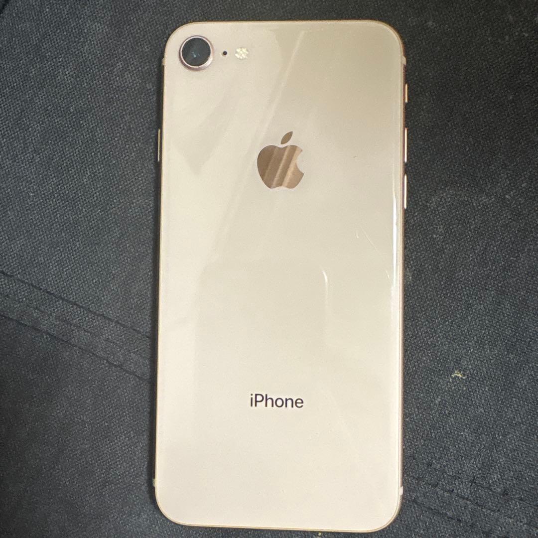 iPhone8 ゴールド 本体 バッテリー100% - メルカリ