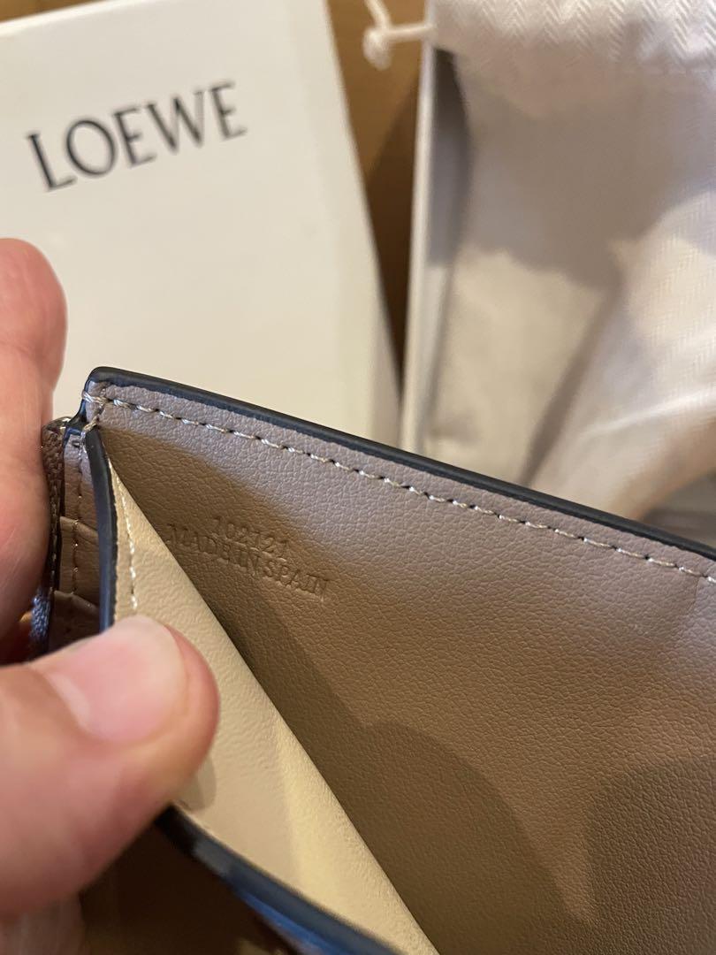 ロエベ3つ折り財布　新品未使用