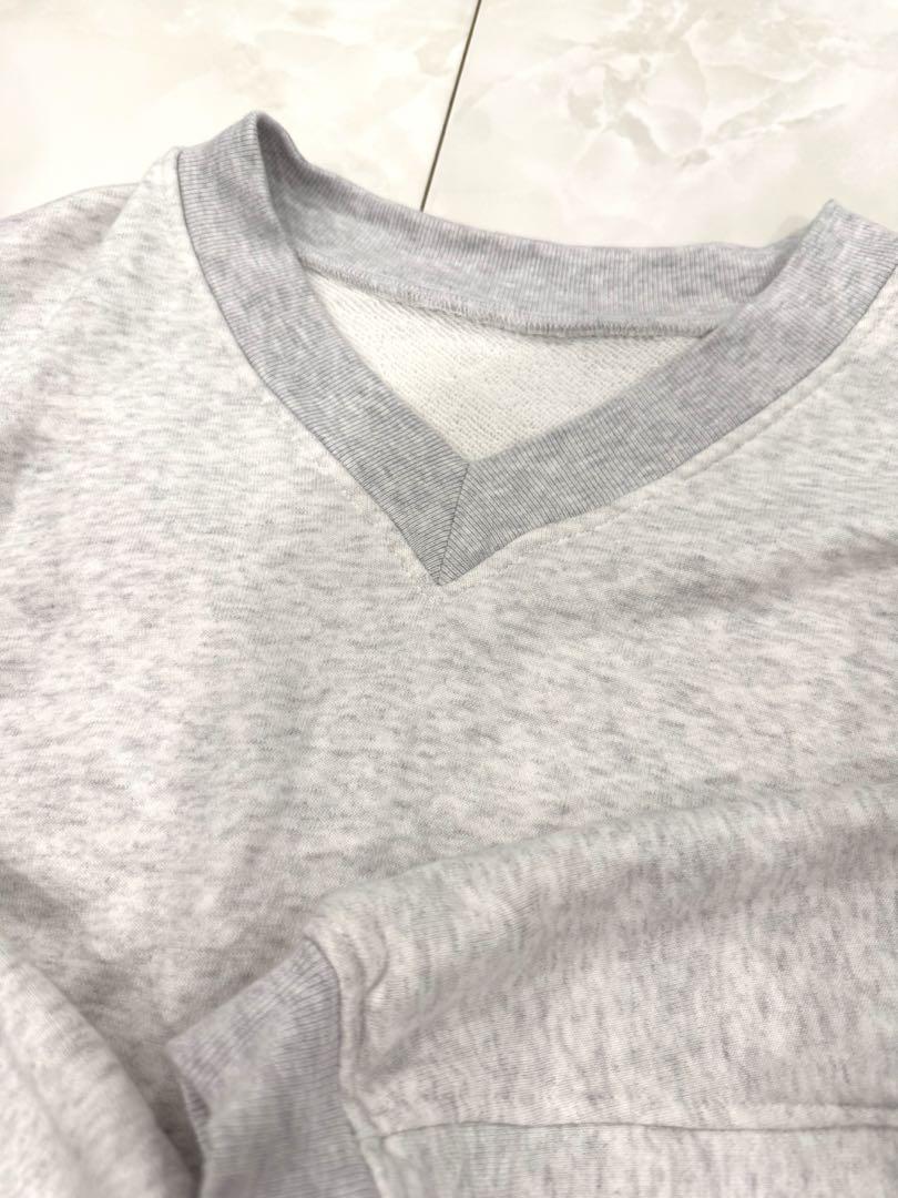 ★新品未使用★gypsohila V Neck Sweat Lightgray