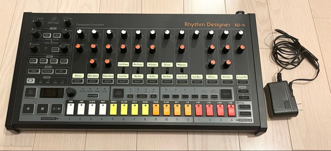 BEHRINGER ベリンガー RD-8 アナログリズムマシン