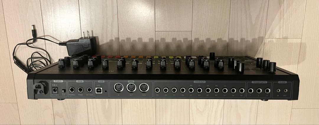 BEHRINGER ベリンガー