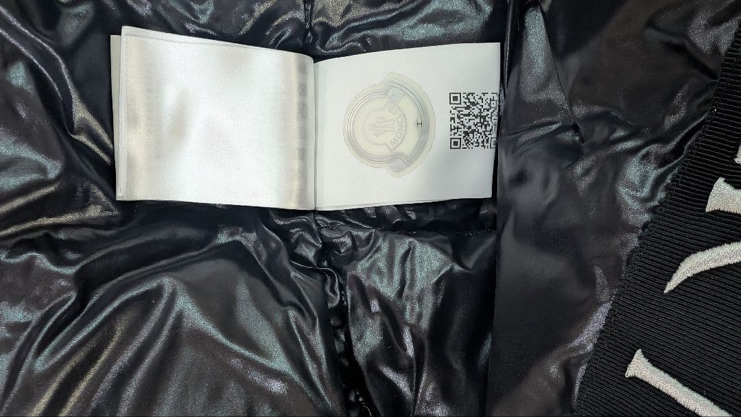 MONCLER ブラック ダウンジャケット MONCLER ブラック ダウンジャケット